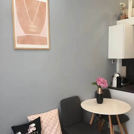 Petit Design Apartment